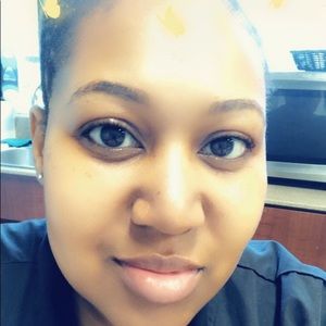 Meet your Posher, Adrienne